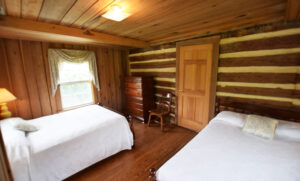 Bedroom 2 with 2 Queen Beds