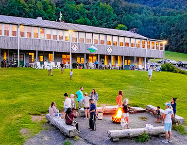 Campfire at Wellness Weekend - graves Mountain farm & Lodges