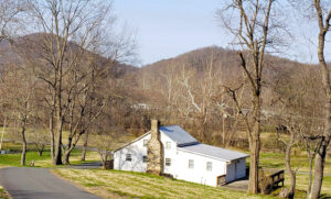 Pete's House next Shenandoah National Park