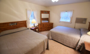 Bedroom 2 - 2 Queens