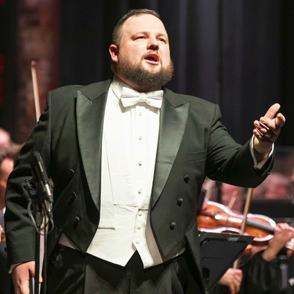 Taylor Comstoock works with youth students of music at Graves Mountain Farm & Lodges